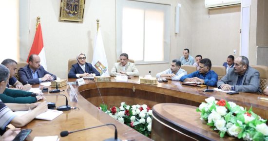 محافظ الوادي الجديد تبحث الاستعدادات لتنظيم المعرض الزراعي فى نسخته الثالثة