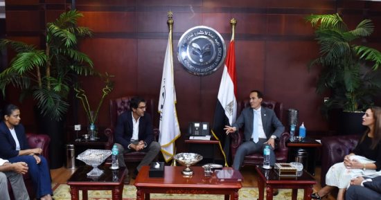 رئيس هيئة الاستثمار يبحث مع مجموعة سريلانكية خطط التوسع في السوق المصرية
