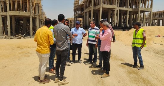 وزيرة الإسكان تتابع موقف عدد من المشروعات وملفات العمل بمدينة 15 مايو