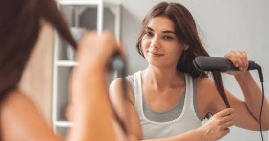 بعد جلسة الفرد.. 7 خطوات تحمي شعرك أثناء النوم وتمنع التجعد