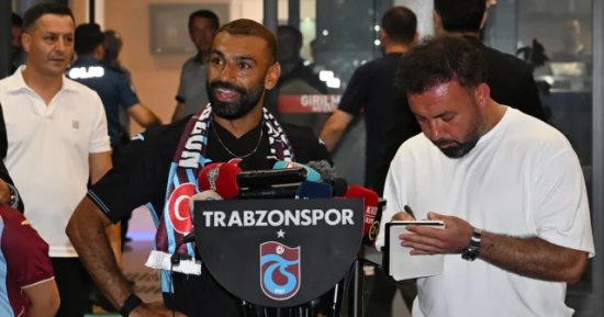 إطلالة محمد صلاح تتحول إلى موضة.. حلاق تركي يعلن توفير «قصة شعر» الفرعون