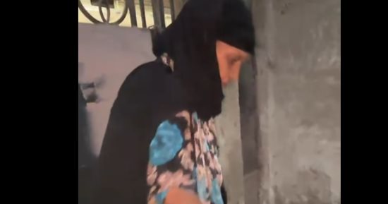 نفسي أتعالج وأنام على سرير.. تليفزيون اليوم السابع داخل شقة مسنة دار السلام