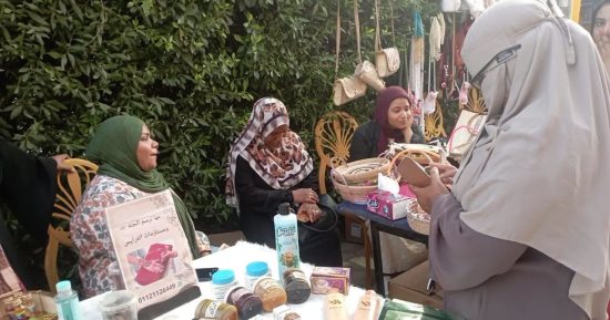 معارض مجانية لتسويق منتجات المشروعات اليدوية والتراثية بالأقصر.. صور