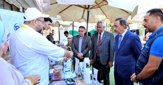 محافظ سوهاج يفتتح معرض الشركات الناشئة في مجال إدارة وتحويل المخلفات الزراعية