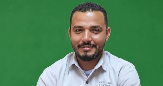 أهالى ضحايا حريق مخزن دهانات بالمنوفية ينتظرون ذويهم أمام مستشفى قويسنا 