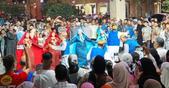 إقبال جماهيرى على فعاليات مبادرة شارع الفن بأسوان