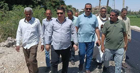 حملات مكثفة على الأسواق بطهطا.. تحرير 75 محضرا وضبط مخالفات تموينية وبيئية