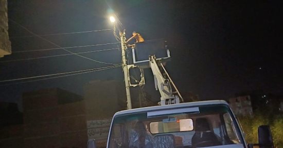 الوحدة المحلية لمدينة بيلا بكفر الشيخ تواصل رفع كفاءة منظومة الإنارة.. صور 