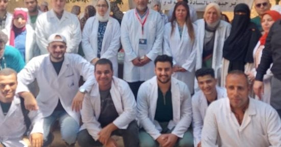 فحص 1070 رأس من الأبقار والأغنام والخيول والطيور بقافلة بيطرية مجانية بالقليوبية