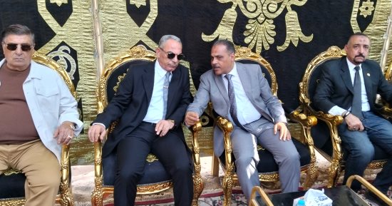 محافظ الشرقية يؤدى واجب العزاء فى ضحايا حادث الإسماعيلية