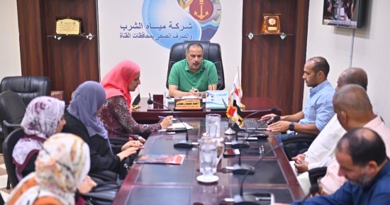 رئيس «مياه القناة» يتابع خطط سلامة ومأمونية مياه الشرب بالمحافظات الثلاث