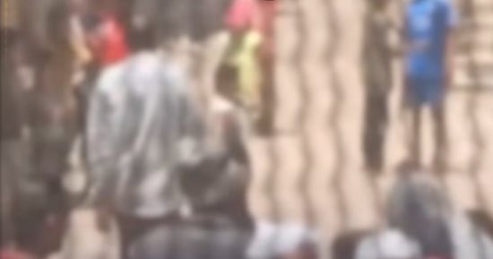 القبض على المتهمين بالتشاجر بسبب خلافات الجيرة فى كفر الشيخ.. فيديو