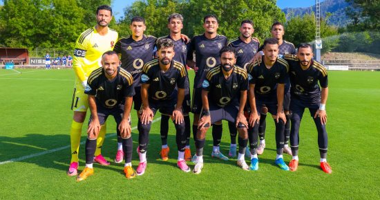 التعادل السلبي يحسم الشوط الأول بين الأهلي وبادالونا الإسباني
