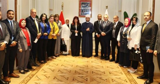 وزير الأوقاف يستقبل رئيس اتحاد المستثمرات العرب لبحث آفاق التعاون 