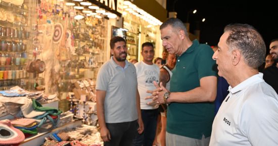 محافظ جنوب سيناء يجري جولة تفقدية لمنطقة السوق التجاري القديم بشرم الشيخ.. صور