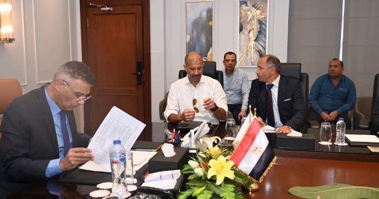محافظ جنوب سيناء يلتقى المستثمرين السياحيين ويبحث حلول تذليل المعوقات