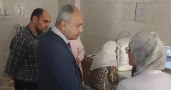 مدير صحة القليوبية يتفقد رمد بنها ويحيل المتغيبين للشئون القانونية 