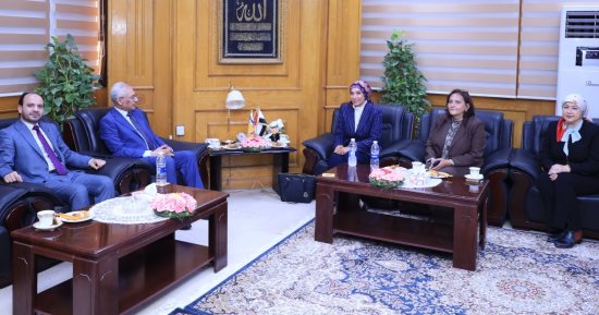 رئيسا جامعة المنيا والأقصر يبحثان تعزيز التعاون الأكاديمي بين الجامعتين