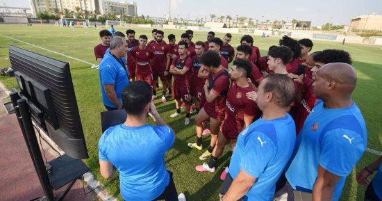على ماهر يعقد جلسة مع لاعبى سيراميكا استعدادًا للموسم الجديد