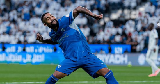 الهلال ضد الفيصلي .. الزعيم يتقدم بثلاثية في الشوط الاول 