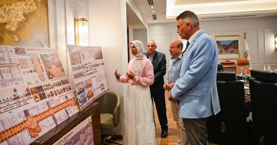 محافظ جنوب سيناء يتابع مشروع التجديد العمرانى بشارع المنشية فى طور سيناء