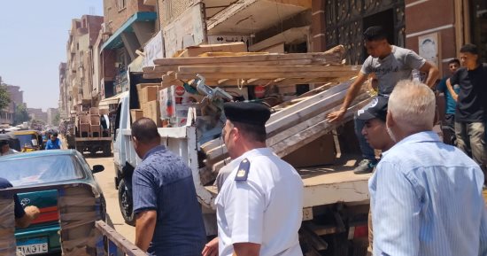 رفع 375 حالة إشغال خلال حملة فى أبو النمرس لإعادة الانضباط والسيولة المرورية