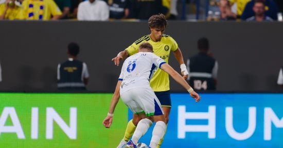 النصر يستهدف صدارة الدوري السعودي أمام الخليج 