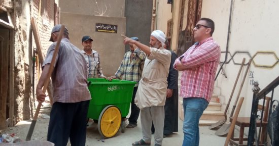حملة لرفع تراكمات قمامة بالتل الكبير بالإسماعيلية.. صور