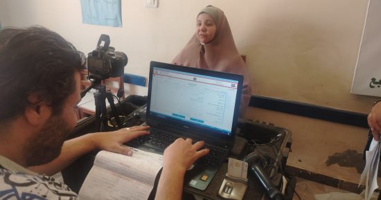 حياة كريمة بأسيوط.. استخراج 5 آلاف بطاقة رقم قومى للسيدات الأولى بالرعاية والمعيلات