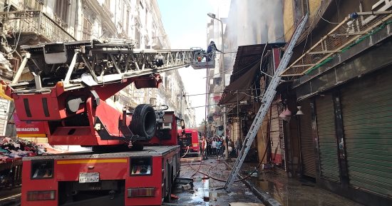 السيطرة على حريق داخل إدارة غرب التعليمية بالإسكندرية.. صور وفيديو