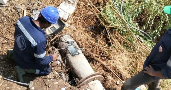 شركة مياه سوهاج تنتهى من إصلاح خط طرد بعد انفجاره بمركز ساقلتة