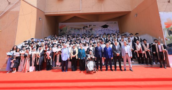 رئيس جامعة بنها يشهد حفل تخرج دفعة جديدة من طلاب كلية الآداب