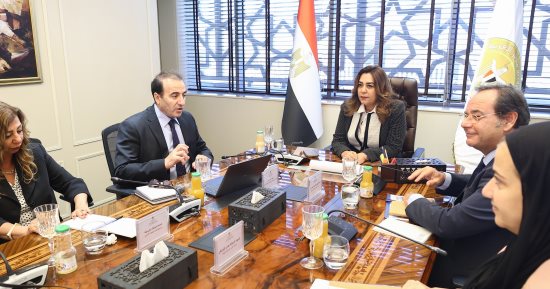 منال عوض تبحث مع الأمم المتحدة إنشاء صندوق لحماية الشعاب المرجانية 