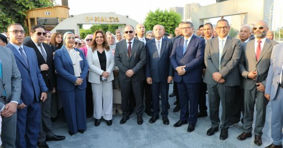 وزيرة التنمية المحلية تشارك فى افتتاح بازار صعيد مصر لدعم الحرف التراثية واليدوية