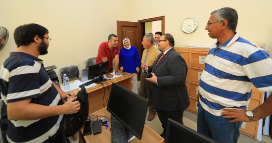 رئيس جامعة كفر الشيخ يتفقد استقبال الطلاب وأولياء الأمور بالجامعة الأهلية