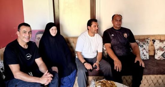 أحمد حسن برفقة والدة محمد عبد الوهاب: ستظل فى قلوب الجميع