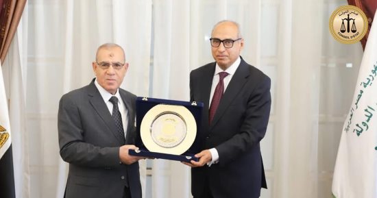 رئيس محكمة النقض يهنئ رئيس مجلس الدولة بتوليه منصبه 