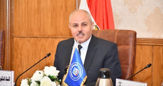 جامعة قناة السويس: محو أمية 1480 مواطنًا وتنفيذ 36 قافلة خلال عام