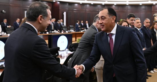رئيس الوزراء لرؤساء البعثات الدبلوماسية: أى سفير بالخارج يعد وزيرا للاستثمار