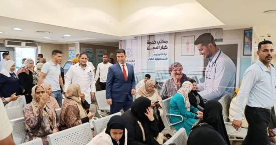 مدير الرعاية الصحية بالإسماعيلية يتفقد المجمع الطبى ويستمع لملاحظات المنتفعين
