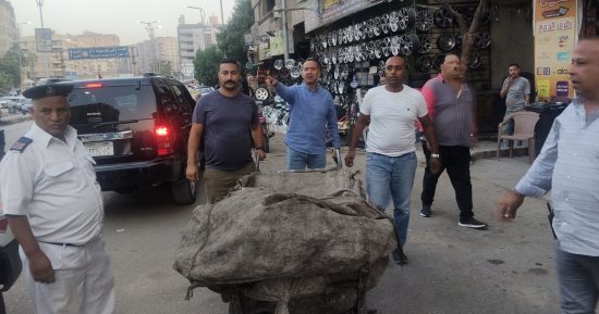 حملة مكبرة تحاصر الفريزة بحى الهرم.. ضبط المخالفين ومصادرة عربات الكارو والتروسيكلات