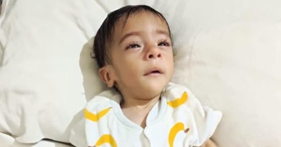 خليل بهادر.. رضيع لم يتجاوز 7 أشهر يواجه الموت داخل غزة.. فقد توأمه بعد رحلة مع المرض ويصارع وحده من أجل الحياة.. أسرته تنتظر فتح الطريق أمام سفره للعلاج قبل أن يسرق المرض منه الفرصة الأخيرة للنجاة