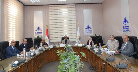 لجنة قيادات جامعة بنها تستقبل المتقدمين للوظائف القيادية