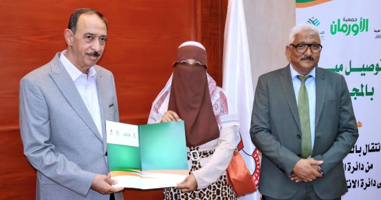 محافظ سوهاج يسلم 20 رأس ماشية عشار لـ 20 أسرة أولى بالرعاية