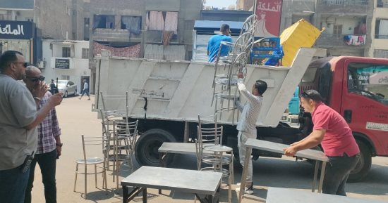 حملات مكثفة بحى إمبابة لرفع كفاءة الشوارع وإزالة الإشغالات.. صور