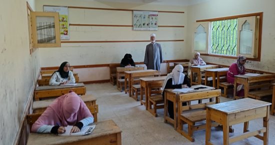 رئيس منطقة سوهاج الأزهرية يتفقد امتحانات الدور الثاني» للثانوية الأزهرية