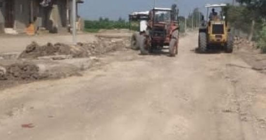 بدء أعمال رصف طريق جسر ترعة فرهاش بالبحيرة بطول 4 كيلومترات