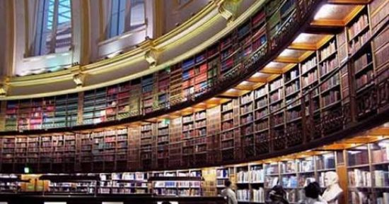سوق الكتاب الورقى فى بريطانيا يتجاوز مليار إسترلينى فى موعد قياسى