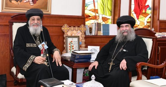 البابا تواضروس يستقبل سكرتير المجمع المقدس ويتسلم تقريرا عن احتفالات العذراء بدير درنكة