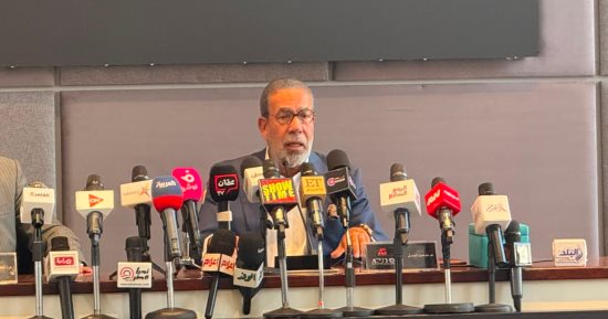 مدحت العدل: نتلافى أخطاء مسلسل حليم ونقدمه في المسرحية بشكل مختلف